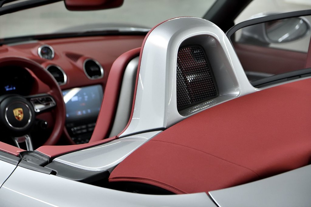 Porsche 718 Boxster S 2024 à Laval, Québec - 34 - w1024h768px