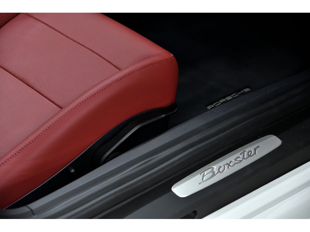 Porsche 718 Boxster Roadster / Premium Package / BOSE 2025 à Laval, Québec - 29 - w1024h768px