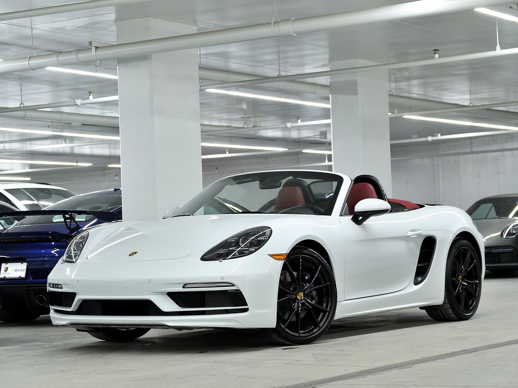 Porsche 718 Boxster Roadster / Premium Package / BOSE 2025 à Laval, Québec - 1 - w1024h768px