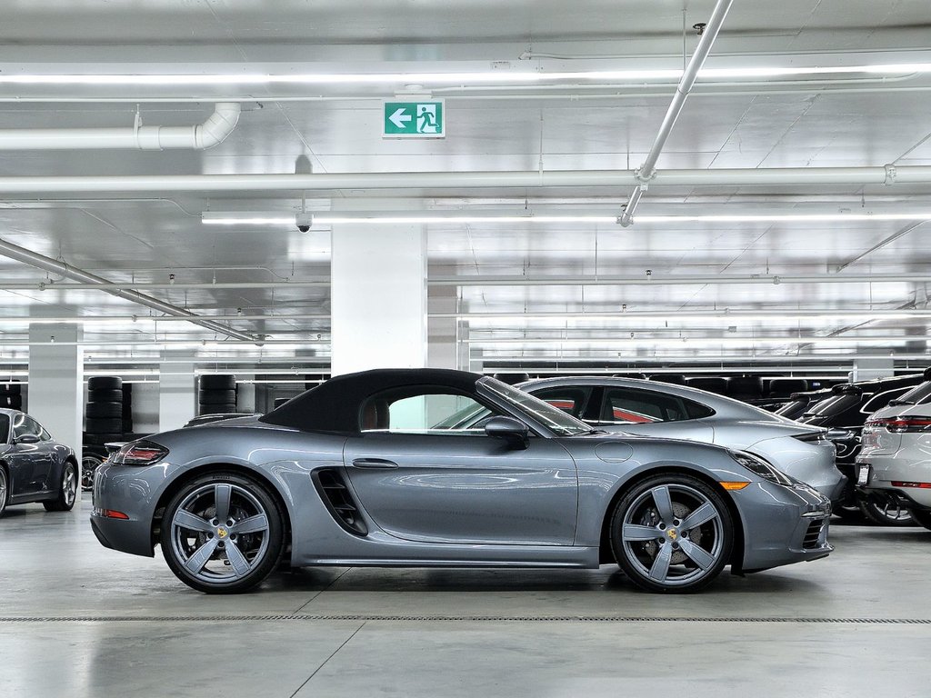 2025 Porsche 718 Boxster in Laval, Quebec - 2 - w1024h768px