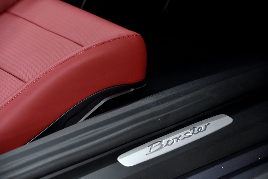 2025 Porsche 718 Boxster in Laval, Quebec - 33 - w1024h768px