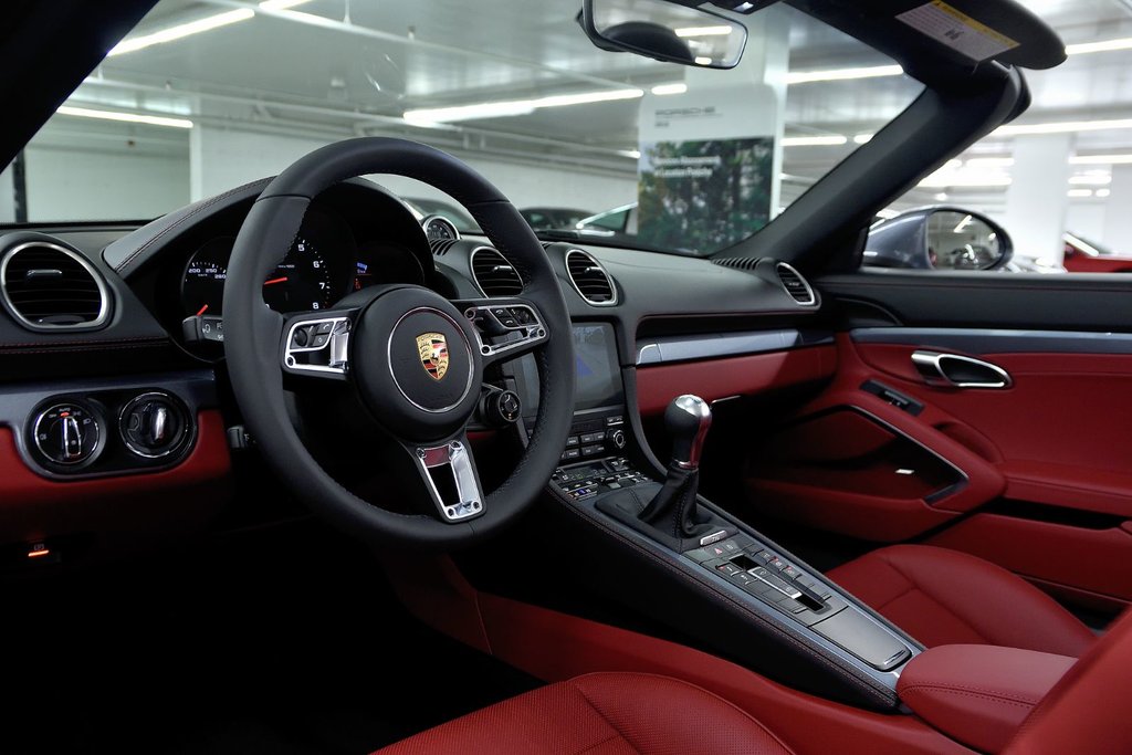 2025 Porsche 718 Boxster in Laval, Quebec - 22 - w1024h768px