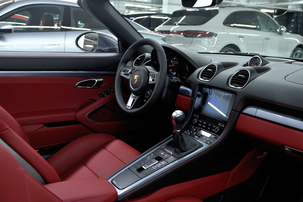 2025 Porsche 718 Boxster in Laval, Quebec - 30 - w1024h768px