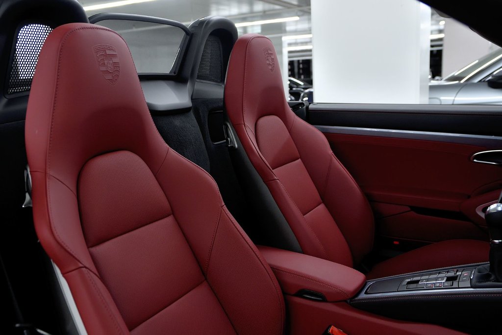 2025 Porsche 718 Boxster in Laval, Quebec - 34 - w1024h768px