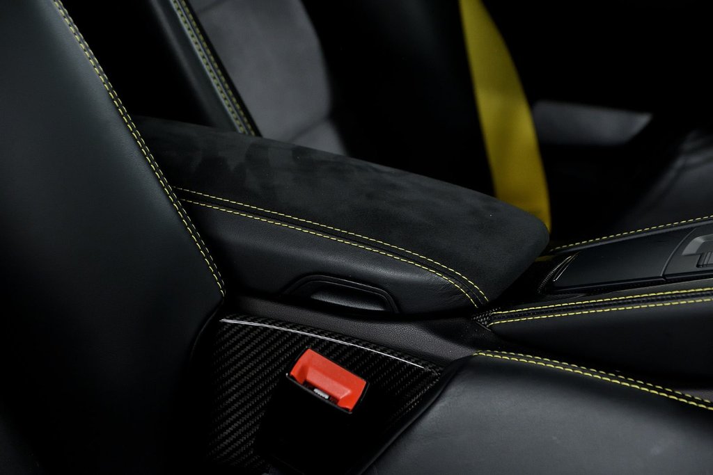 2020 Porsche 718 Cayman GT4 in Laval, Quebec - 38 - w1024h768px