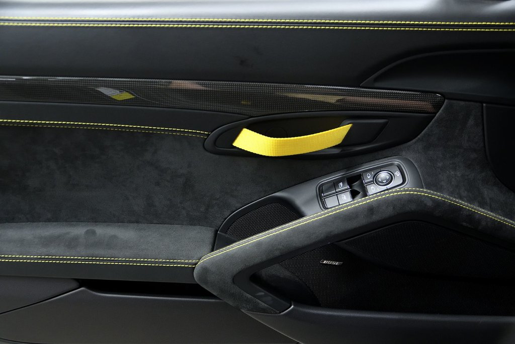 2020 Porsche 718 Cayman GT4 in Laval, Quebec - 30 - w1024h768px