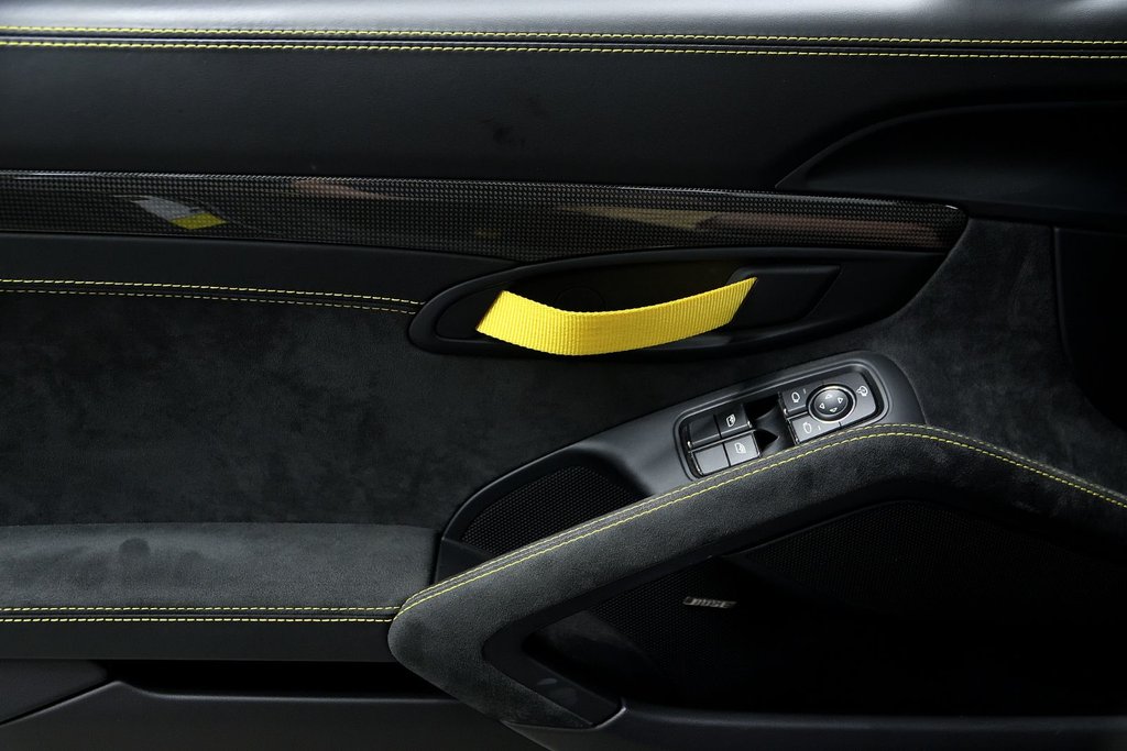2020 Porsche 718 Cayman GT4 in Laval, Quebec - 31 - w1024h768px
