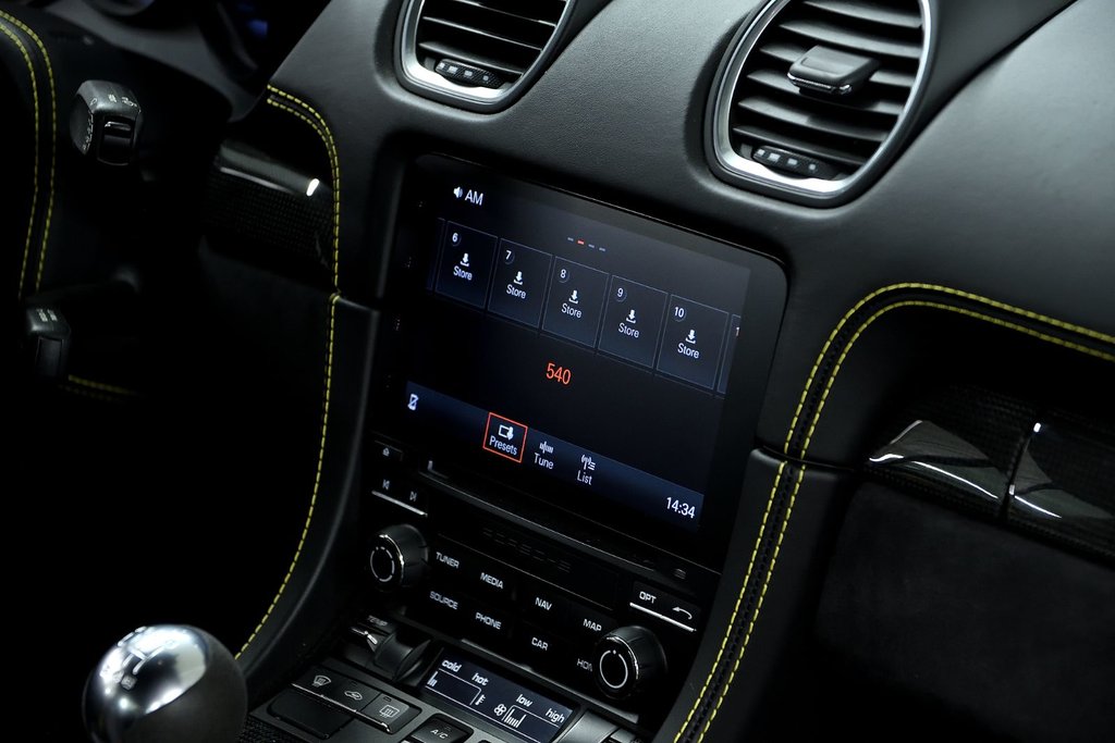 2020 Porsche 718 Cayman GT4 in Laval, Quebec - 20 - w1024h768px