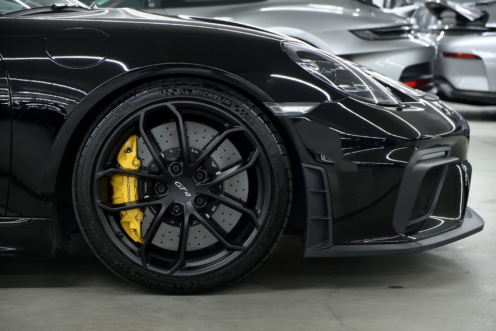 2020 Porsche 718 Cayman GT4 in Laval, Quebec - 10 - w1024h768px