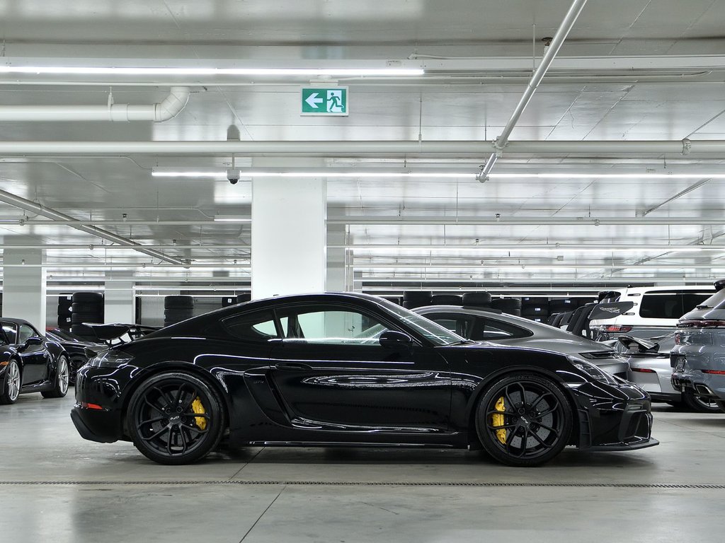 2020 Porsche 718 Cayman GT4 in Laval, Quebec - 2 - w1024h768px