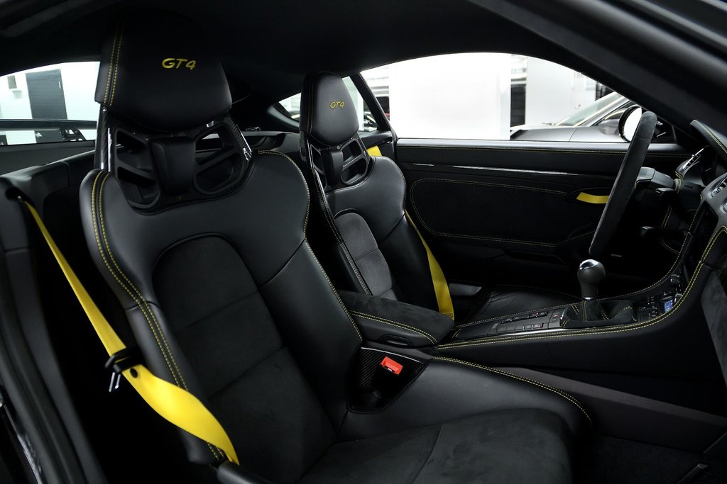 2020 Porsche 718 Cayman GT4 in Laval, Quebec - 22 - w1024h768px