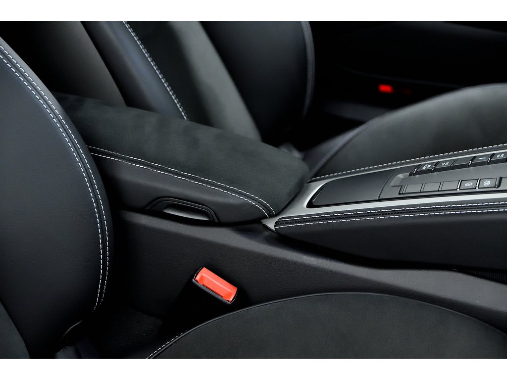 Porsche 718 Cayman GT4 Coupe / LED / Sport Chrono / BOSE 2022 à Laval, Québec - 37 - w1024h768px