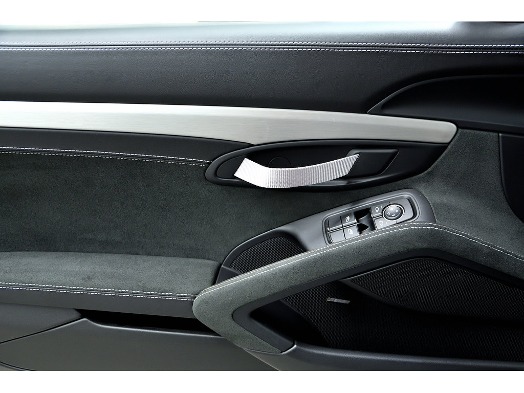 2022 Porsche 718 Cayman GT4 Coupe / LED / Sport Chrono / BOSE in Laval, Quebec - 30 - w1024h768px