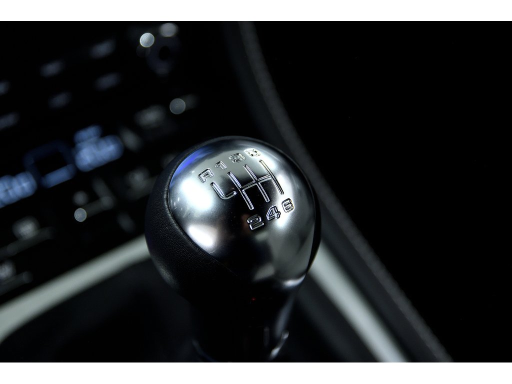 Porsche 718 Cayman Manual 6 speed / Premium Package / Sport Exhaust 2024 à Laval, Québec - 21 - w1024h768px