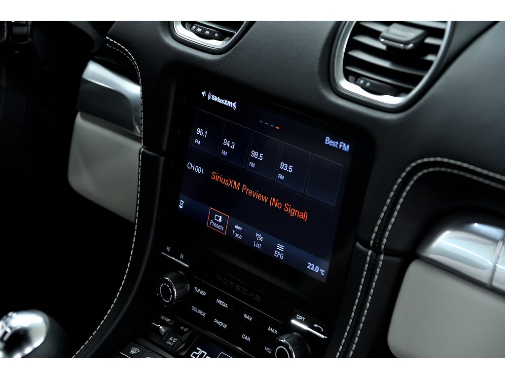 Porsche 718 Cayman Manual 6 speed / Premium Package / Sport Exhaust 2024 à Laval, Québec - 26 - w1024h768px