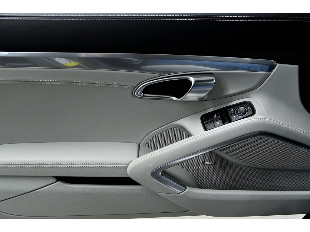 Porsche 718 Cayman Manual 6 speed / Premium Package / Sport Exhaust 2024 à Laval, Québec - 24 - w1024h768px