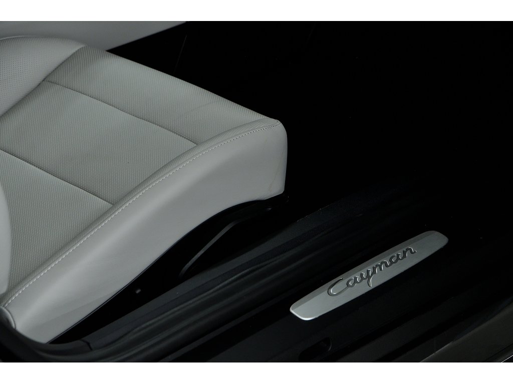 Porsche 718 Cayman Manual 6 speed / Premium Package / Sport Exhaust 2024 à Laval, Québec - 27 - w1024h768px