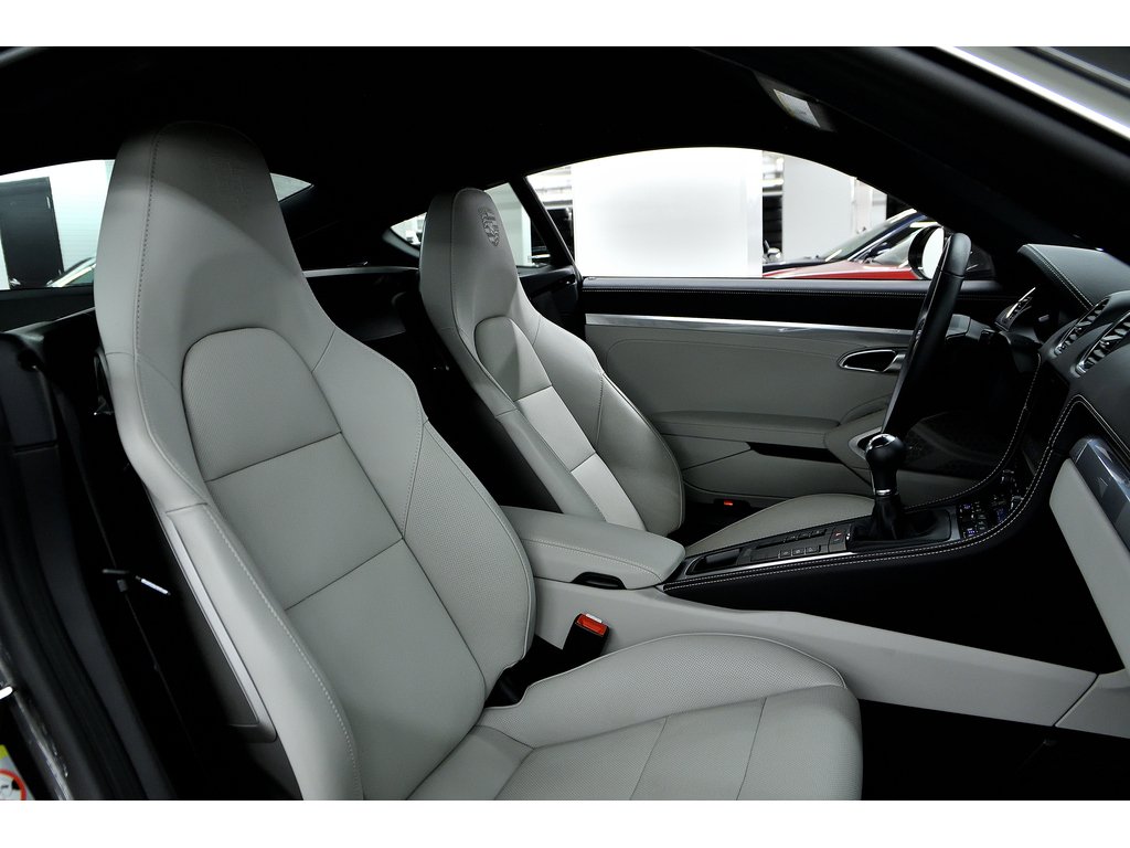 Porsche 718 Cayman Manual 6 speed / Premium Package / Sport Exhaust 2024 à Laval, Québec - 28 - w1024h768px