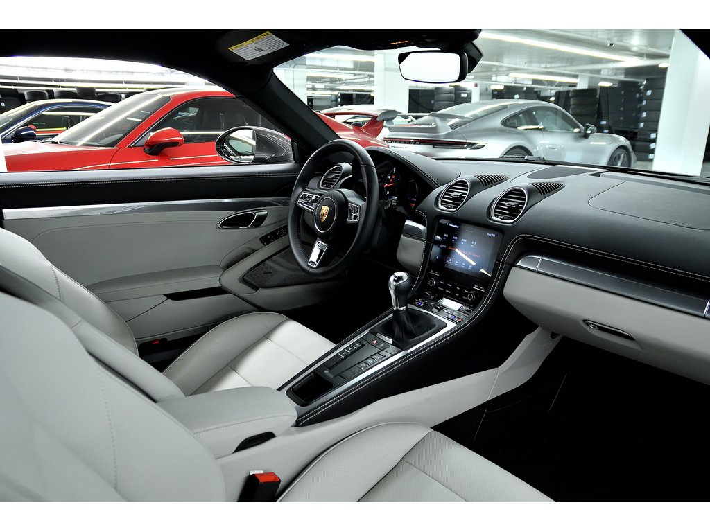 Porsche 718 Cayman Manual 6 speed / Premium Package / Sport Exhaust 2024 à Laval, Québec - 25 - w1024h768px