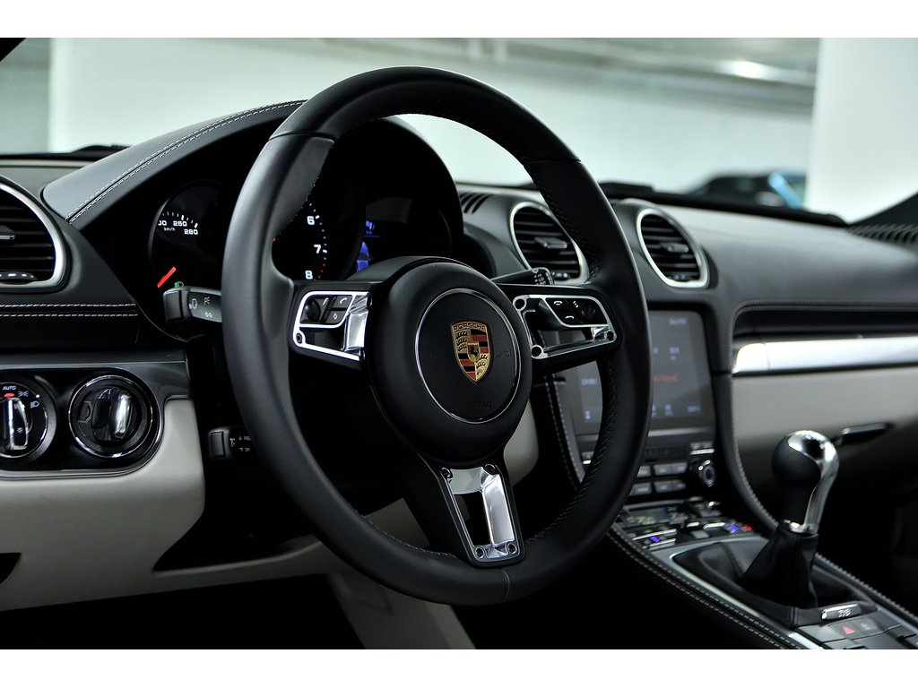 Porsche 718 Cayman Manual 6 speed / Premium Package / Sport Exhaust 2024 à Laval, Québec - 10 - w1024h768px