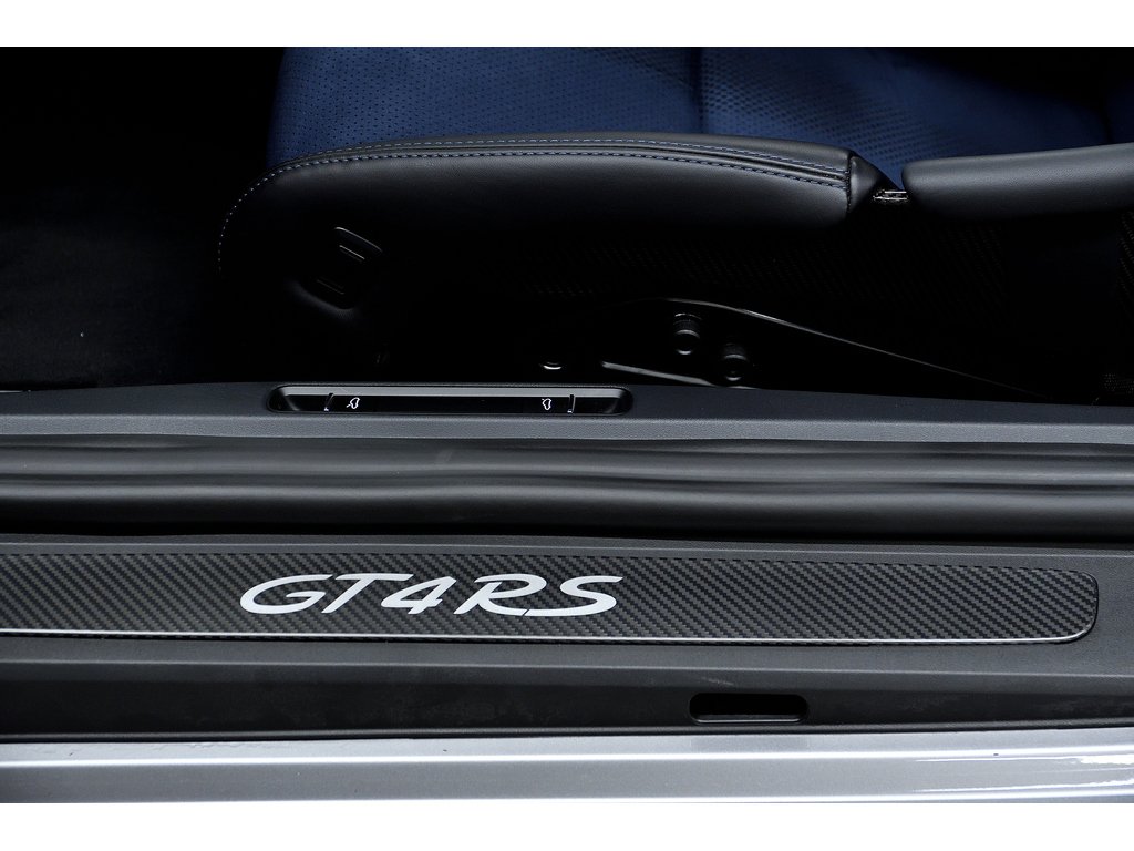 Porsche 718 Cayman GT4 RS Coupe / Weissach / Magnesium Wheels / PCCBs 2024 à Laval, Québec - 17 - w1024h768px