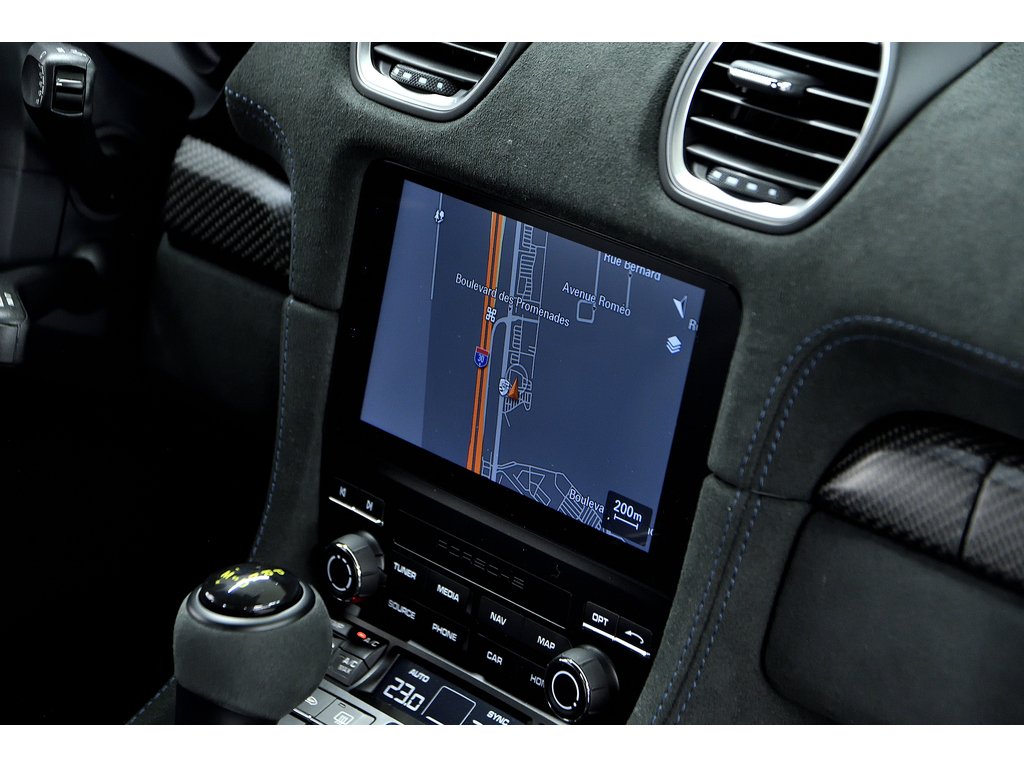 Porsche 718 Cayman GT4 RS Coupe / Weissach / Magnesium Wheels / PCCBs 2024 à Laval, Québec - 36 - w1024h768px