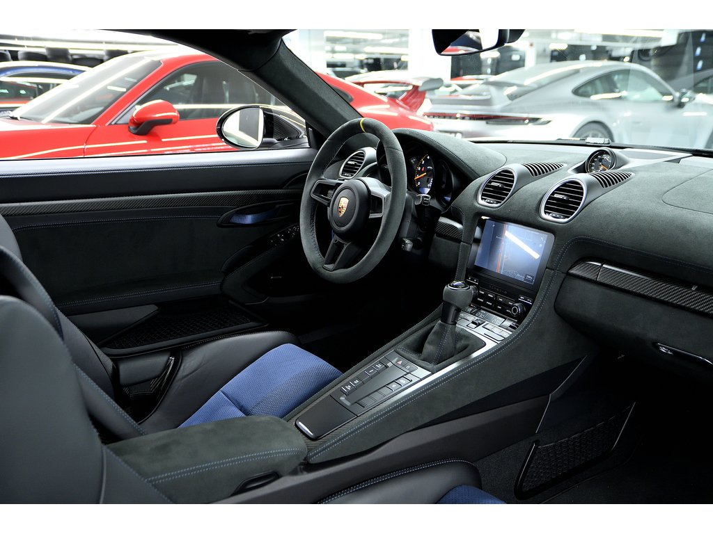 Porsche 718 Cayman GT4 RS Coupe / Weissach / Magnesium Wheels / PCCBs 2024 à Laval, Québec - 35 - w1024h768px