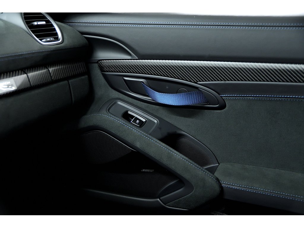 Porsche 718 Cayman GT4 RS Coupe / Weissach / Magnesium Wheels / PCCBs 2024 à Laval, Québec - 31 - w1024h768px