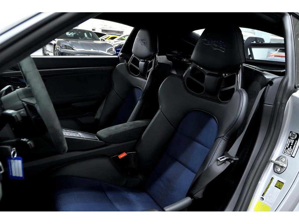 Porsche 718 Cayman GT4 RS Coupe / Weissach / Magnesium Wheels / PCCBs 2024 à Laval, Québec - 16 - w1024h768px