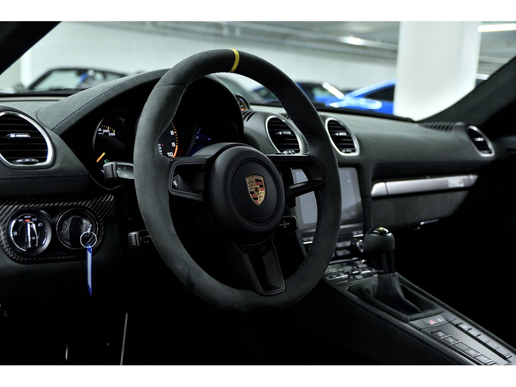 Porsche 718 Cayman GT4 RS Coupe / Weissach / Magnesium Wheels / PCCBs 2024 à Laval, Québec - 12 - w1024h768px