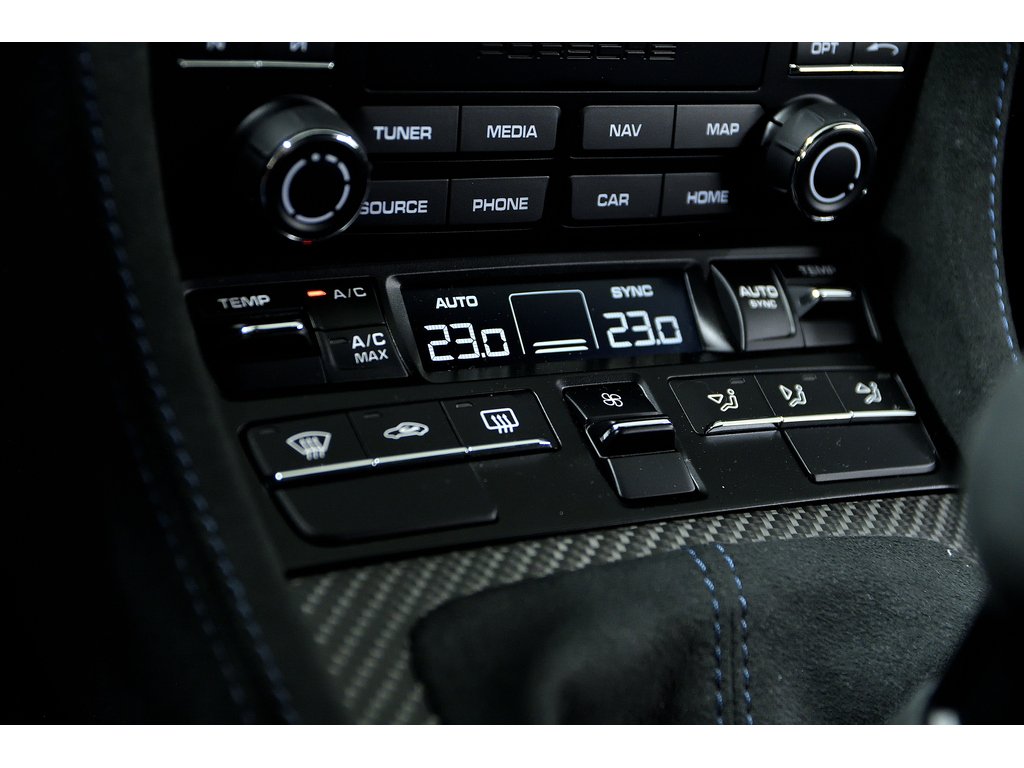 Porsche 718 Cayman GT4 RS Coupe / Weissach / Magnesium Wheels / PCCBs 2024 à Laval, Québec - 26 - w1024h768px