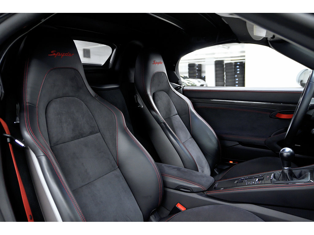 2020 Porsche 718 Spyder Transmission Manuelle / BOSE in Laval, Quebec - 14 - w1024h768px