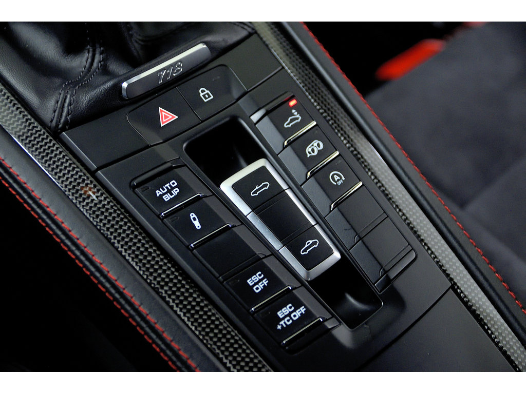 2020 Porsche 718 Spyder Transmission Manuelle / BOSE in Laval, Quebec - 33 - w1024h768px