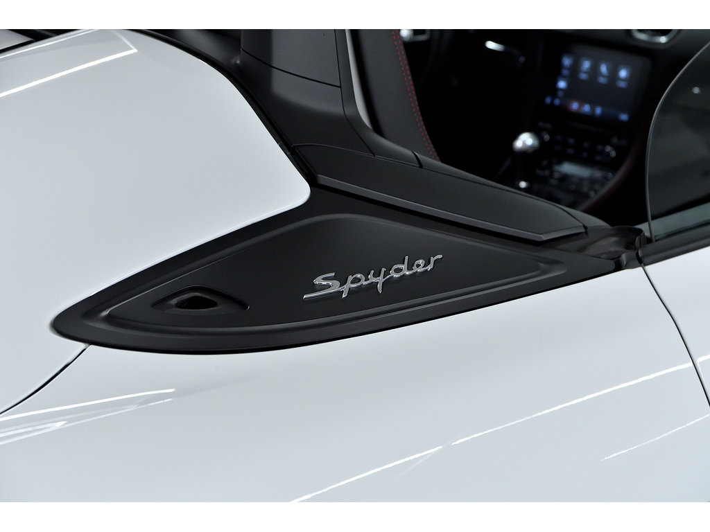 2020 Porsche 718 Spyder Transmission Manuelle / BOSE in Laval, Quebec - 12 - w1024h768px