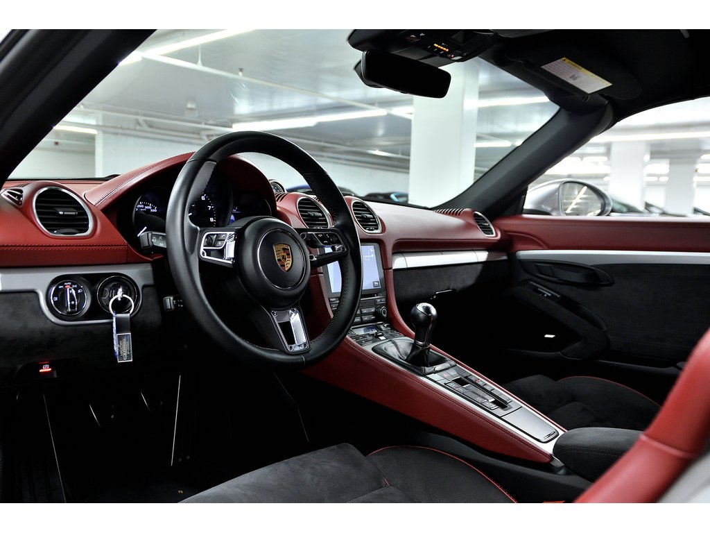 Porsche 718 Spyder Manual 6 speed / Spyder Classic Pack / BOSE 2020 à Laval, Québec - 12 - w1024h768px