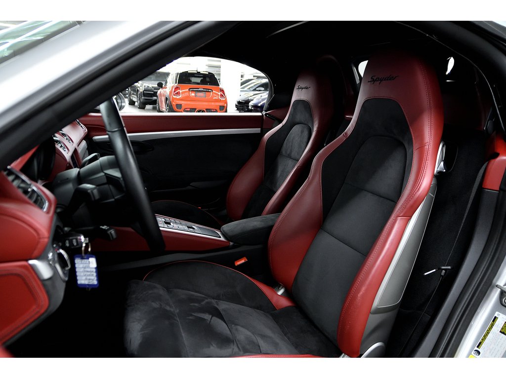 Porsche 718 Spyder Manual 6 speed / Spyder Classic Pack / BOSE 2020 à Laval, Québec - 16 - w1024h768px