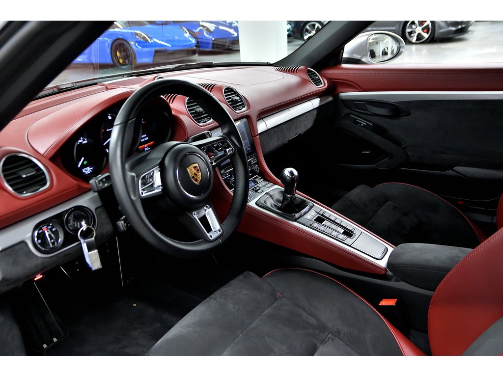 2020 Porsche 718 Spyder Manual 6 speed / Spyder Classic Pack / BOSE in Laval, Quebec - 13 - w1024h768px