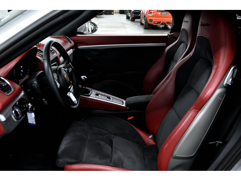 Porsche 718 Spyder Manual 6 speed / Spyder Classic Pack / BOSE 2020 à Laval, Québec - 14 - w1024h768px