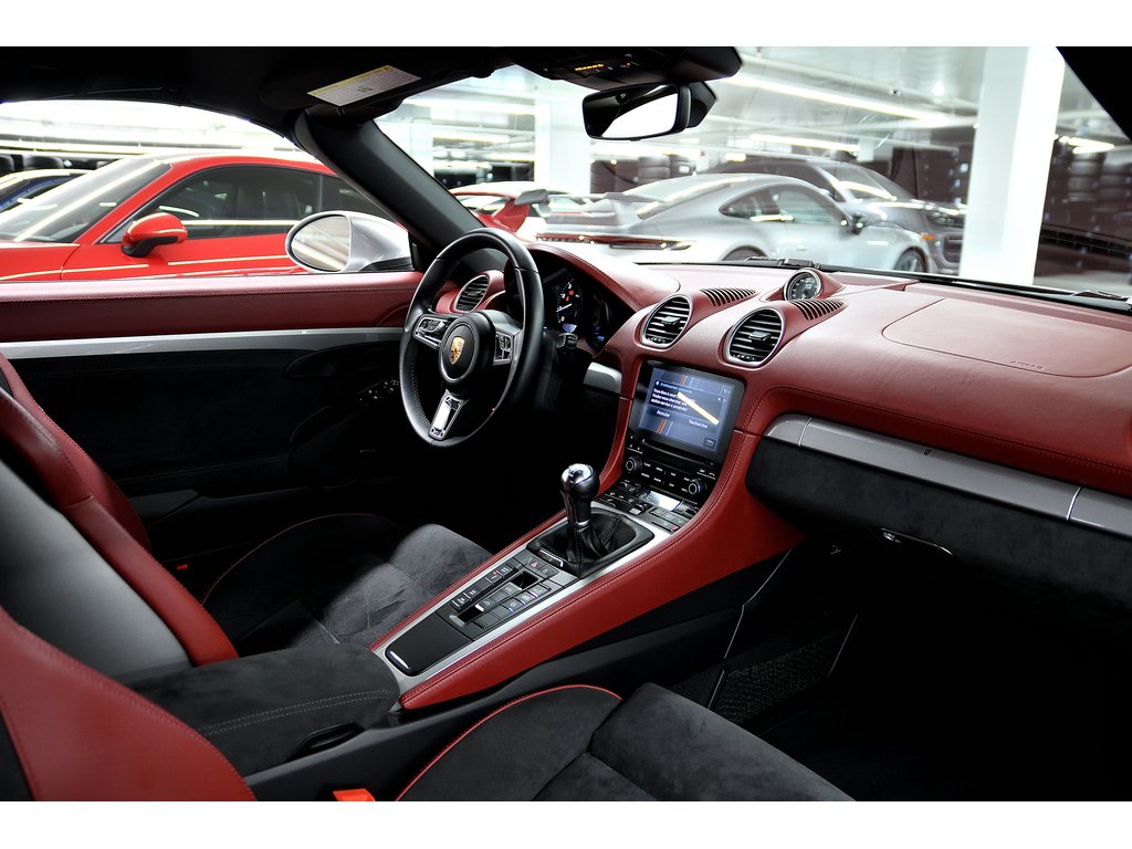 Porsche 718 Spyder Manual 6 speed / Spyder Classic Pack / BOSE 2020 à Laval, Québec - 29 - w1024h768px