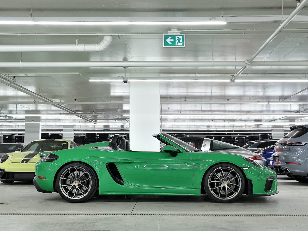 Porsche 718 Spyder  2021 à Laval, Québec - 2 - w1024h768px