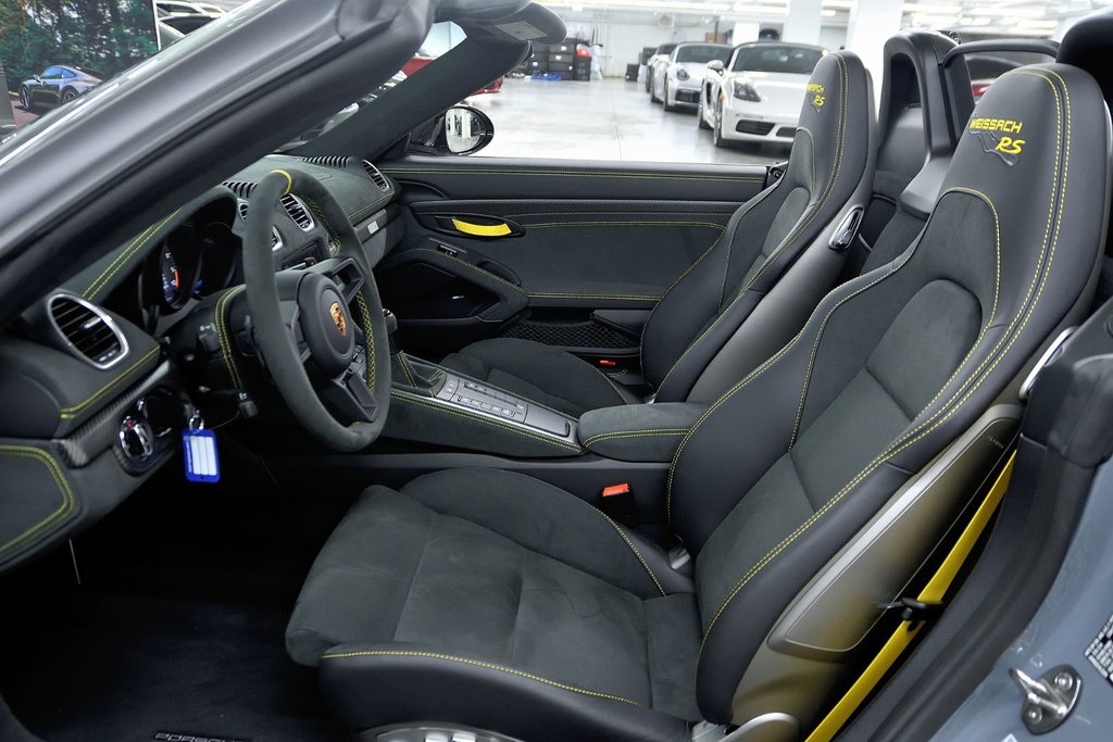 Porsche 718 Spyder RS 2024 à Laval, Québec - 14 - w1024h768px
