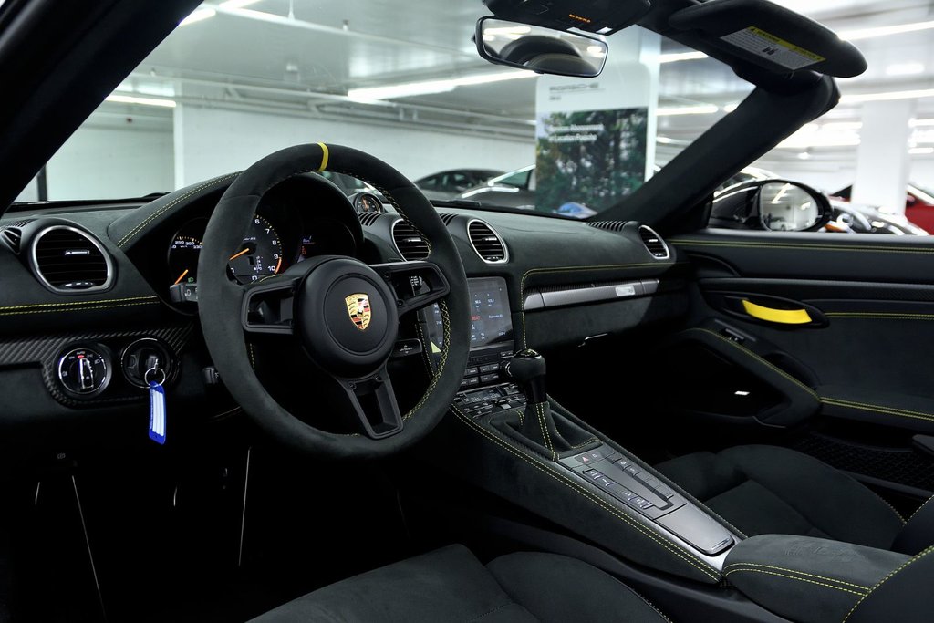 Porsche 718 Spyder RS 2024 à Laval, Québec - 18 - w1024h768px