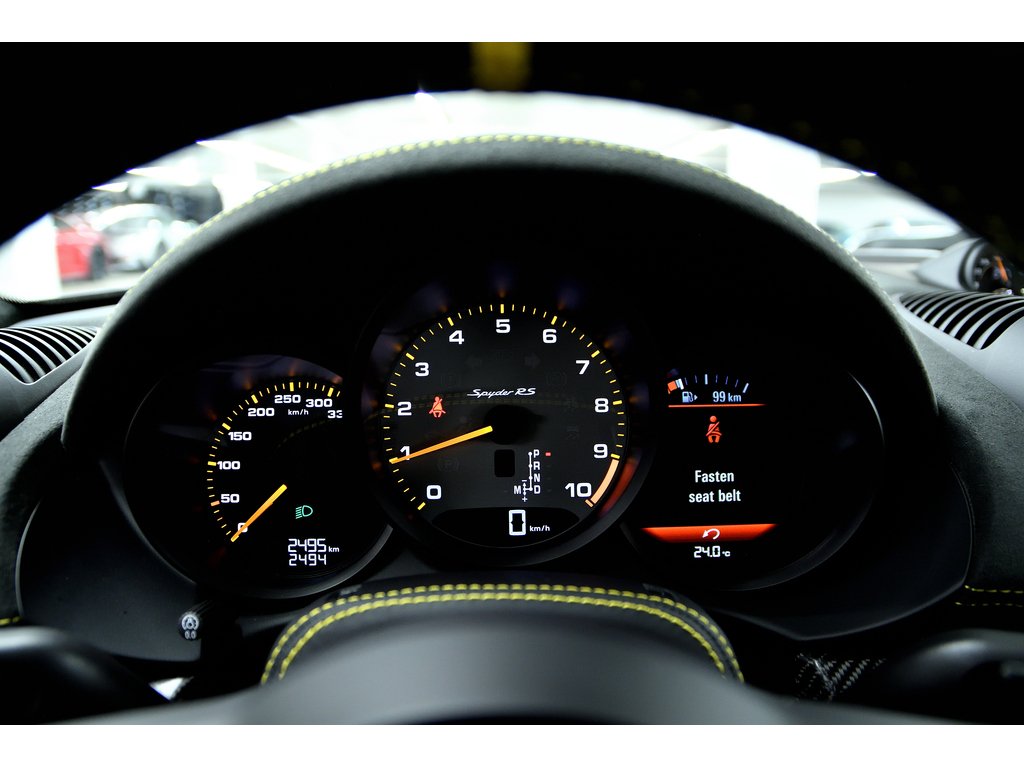Porsche 718 Spyder Weissach Package / PCCBs / BOSE / 18 ways seats 2025 à Laval, Québec - 27 - w1024h768px