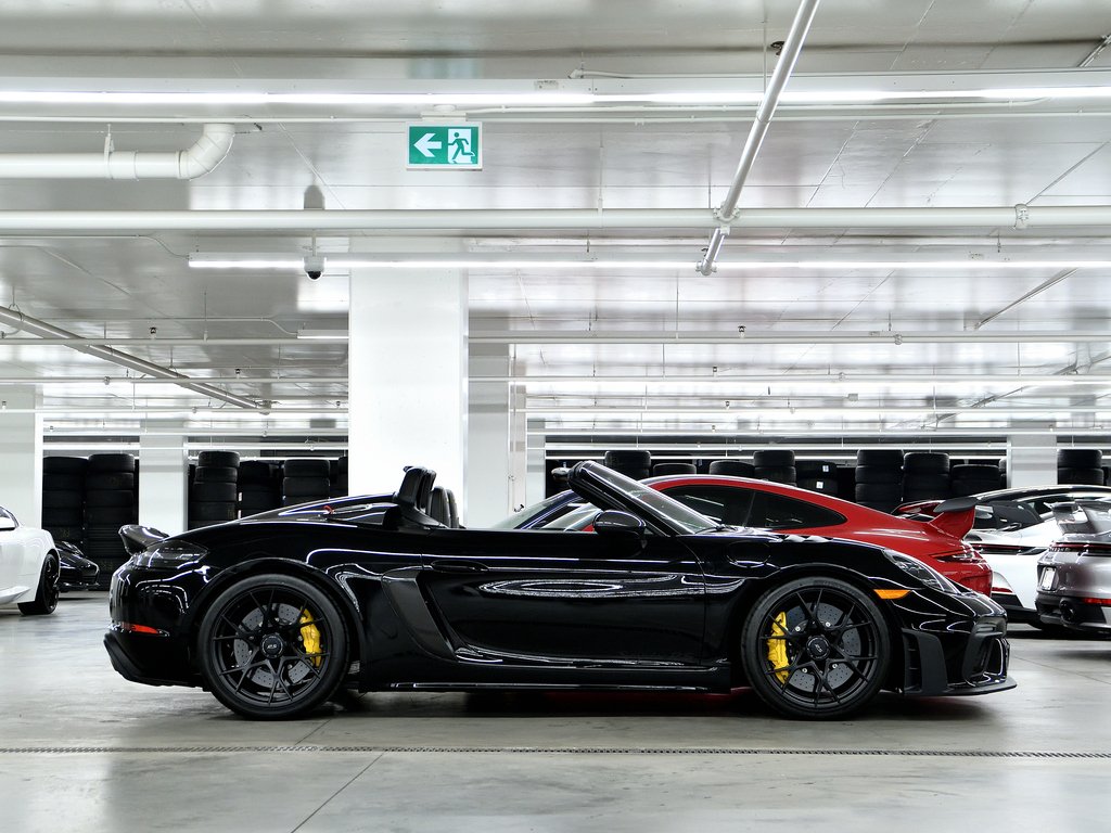 Porsche 718 Spyder Weissach Package / PCCBs / BOSE / 18 ways seats 2025 à Laval, Québec - 2 - w1024h768px