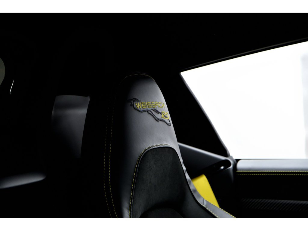 Porsche 718 Spyder Weissach Package / PCCBs / BOSE / 18 ways seats 2025 à Laval, Québec - 48 - w1024h768px
