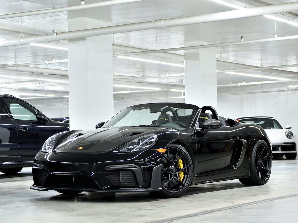 Porsche 718 Spyder Weissach Package / PCCBs / BOSE / 18 ways seats 2025 à Laval, Québec - 1 - w1024h768px