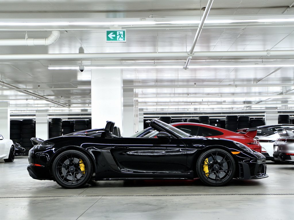 Porsche 718 Spyder Weissach Package / PCCBs / BOSE / 18 ways seats 2025 à Laval, Québec - 51 - w1024h768px