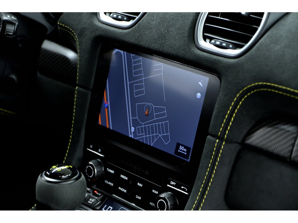 Porsche 718 Spyder Weissach Package / PCCBs / BOSE / 18 ways seats 2025 à Laval, Québec - 44 - w1024h768px