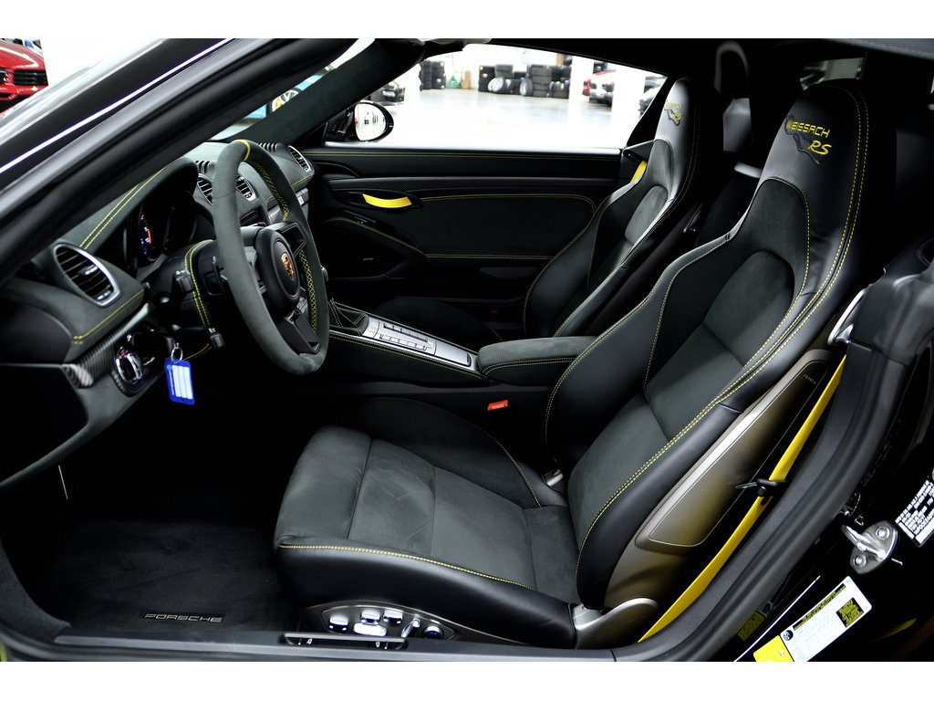 Porsche 718 Spyder Weissach Package / PCCBs / BOSE / 18 ways seats 2025 à Laval, Québec - 23 - w1024h768px