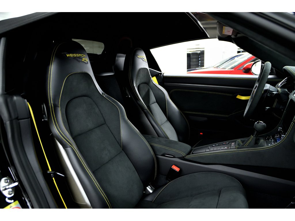 Porsche 718 Spyder Weissach Package / PCCBs / BOSE / 18 ways seats 2025 à Laval, Québec - 47 - w1024h768px